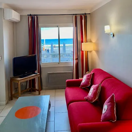 Front De Appartement *